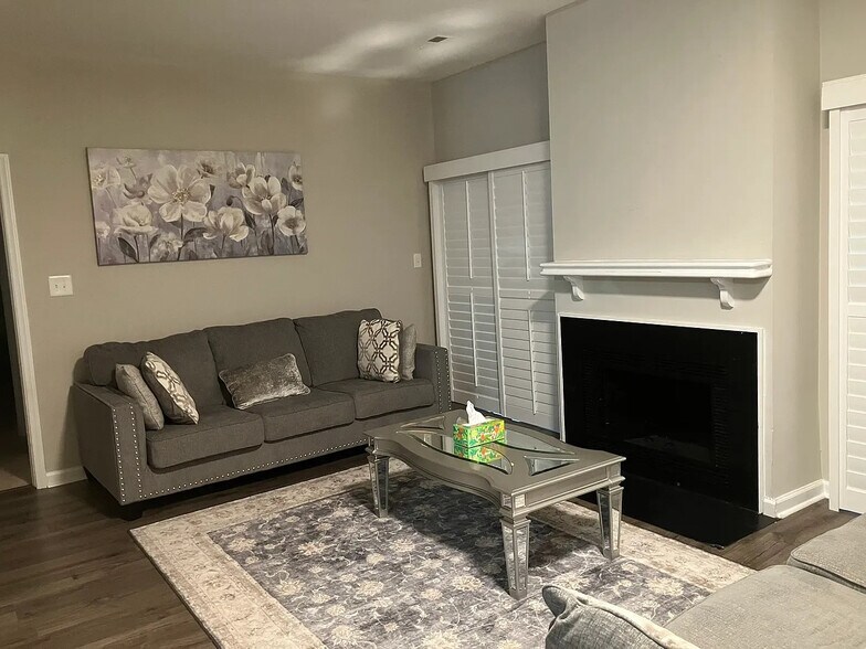 Building Photo - Room in Condo on Winterpointe Ln