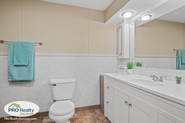 Building Photo - 4 Bedroom Home **50% off January or February's Rent with a January or February 2026 Move In**