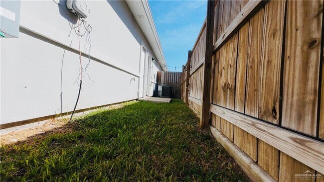 Building Photo - 24 Carlisle Ave