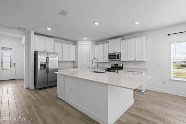 Building Photo - 260 Oaklawn Ct