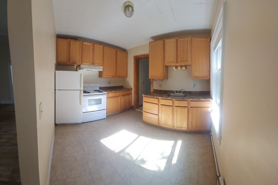 Building Photo - 21 Loomis St