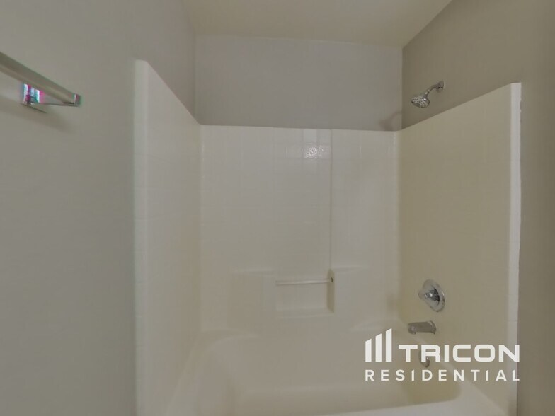 Building Photo - 2128 Sparkling Meadows Ct