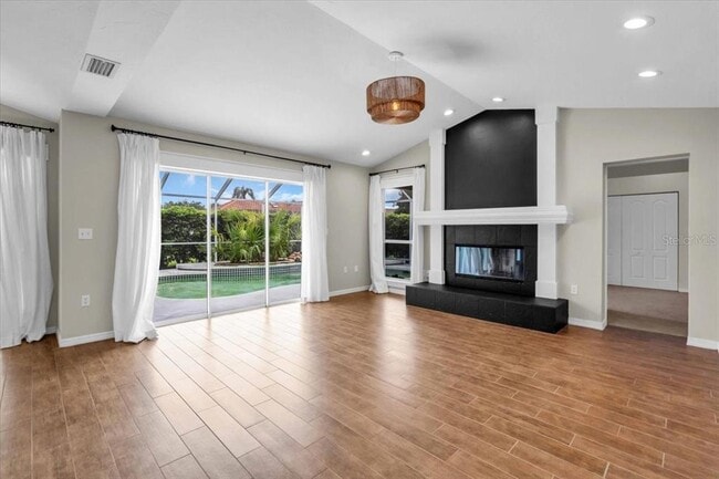 Building Photo - 5828 Sandy Pointe Dr