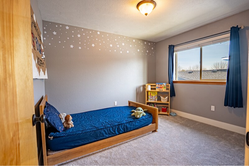 Building Photo - 24104 E Maxwell Ave