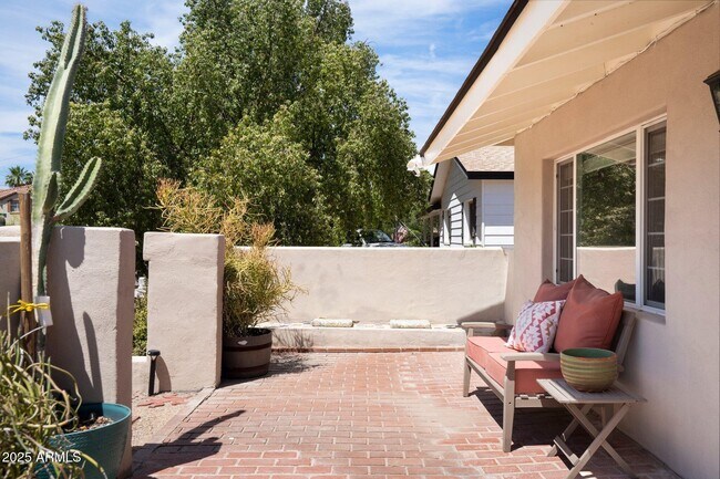 Building Photo - 7608 E Catalina Dr