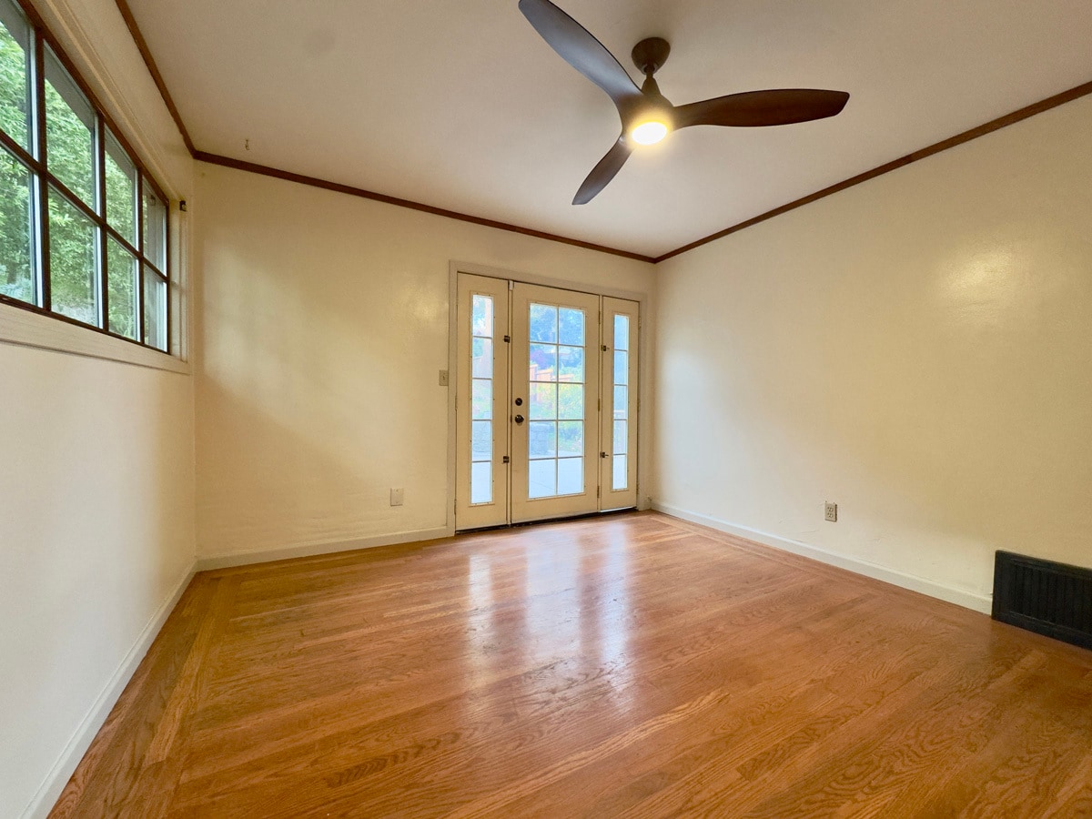 Building Photo - 645 Jean St