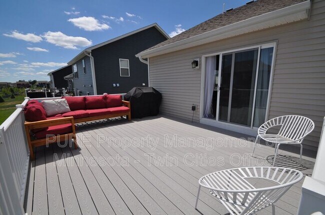 Building Photo - 6613 Jasmine Ave S