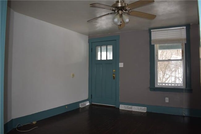 Building Photo - 1008 S Rd