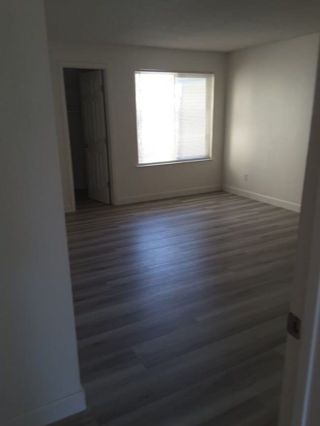 Building Photo - NEWLY REMODELED, SPACIOUS 2 BEDROOM 1 BATH CONDO IN WILDCREEK GARDENS