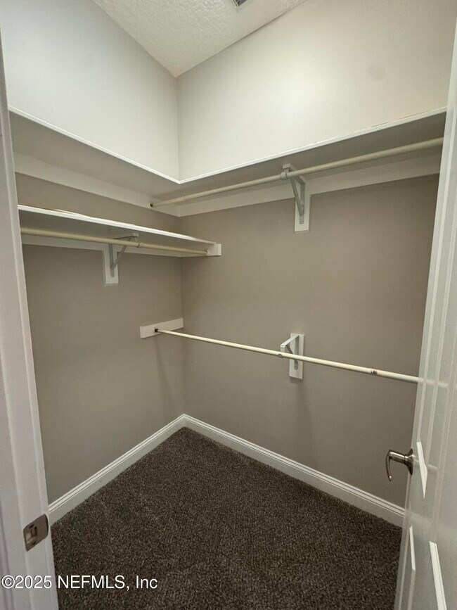 Building Photo - 2580 Heather Oaks Ct