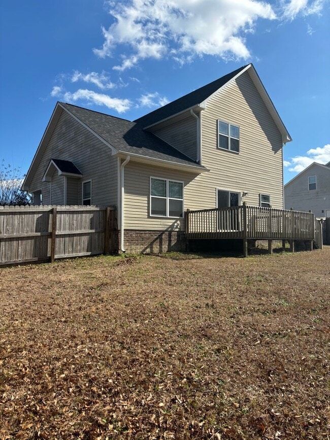 Building Photo - Sensational on Sundown