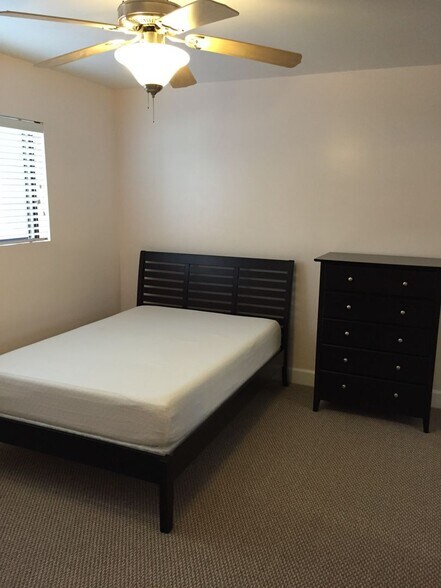 Building Photo - 1 Bed + 1 Bath Brentwood Now Leasing for 2026-2027 UCLA Housing