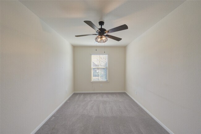 Building Photo - 8335 Hawthorn Vly Ln