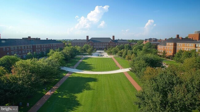 Building Photo - 6012 Westchester Park Dr