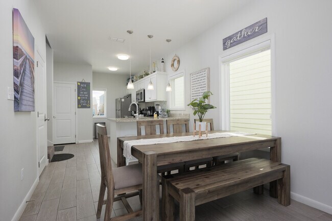 Building Photo - 106 Las Joyas Blvd