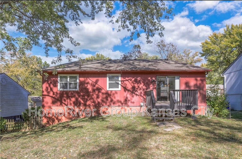 Primary Photo - 2720 NW Castle Dr