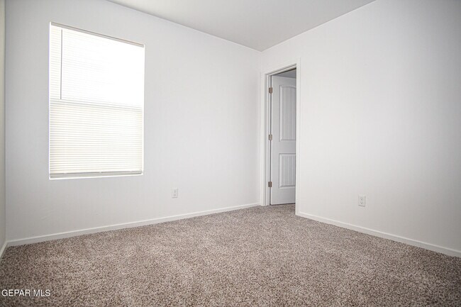 Building Photo - 13106 Cleethorpes St