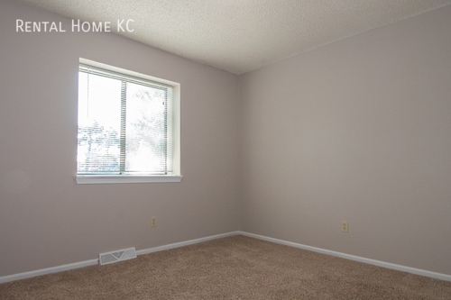 Building Photo - 8533 Goddard-