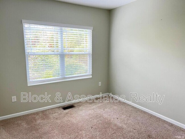 Building Photo - 228 Traphill Dr