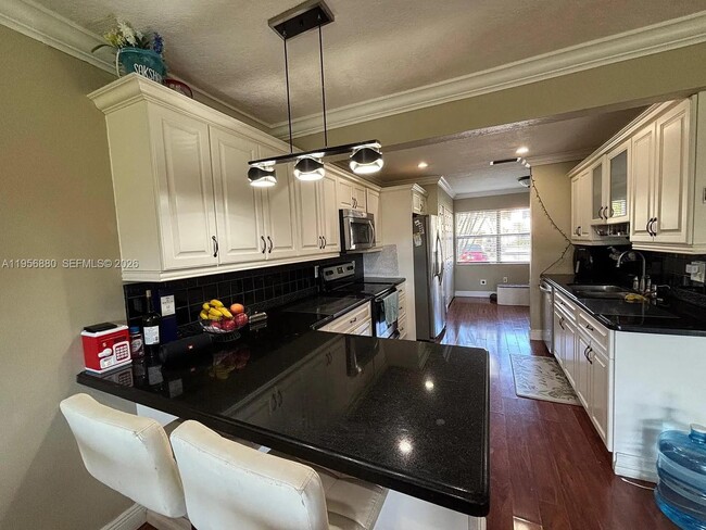 Building Photo - 232 Lakeside Cir