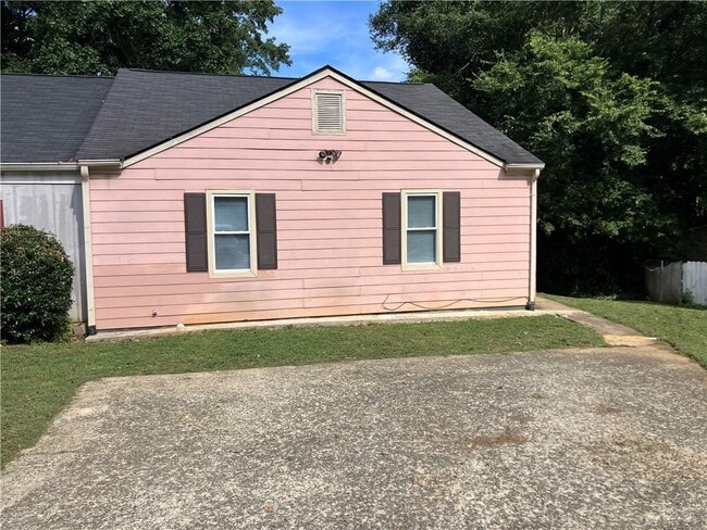 Primary Photo - 1215 Oak Forest Ct SW