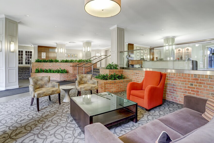 Lobby - 3000 Spout Run Pkwy