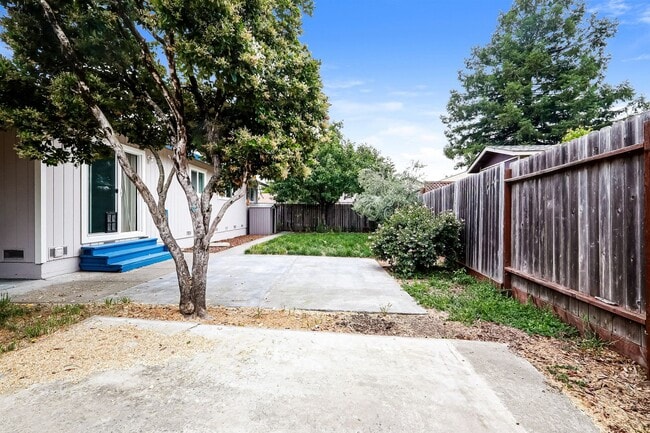 Building Photo - 517DEBBIEDRIVE