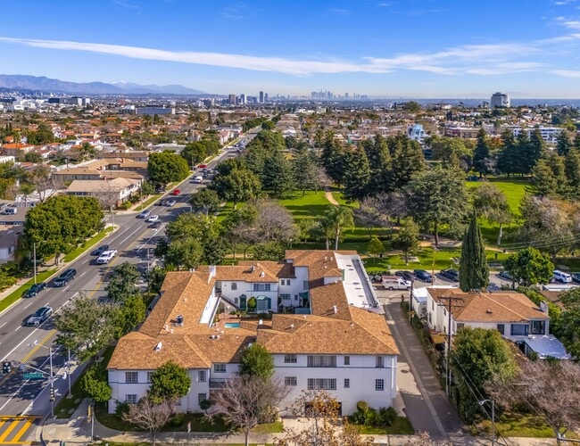 Building Photo - 9768 W Olympic Blvd
