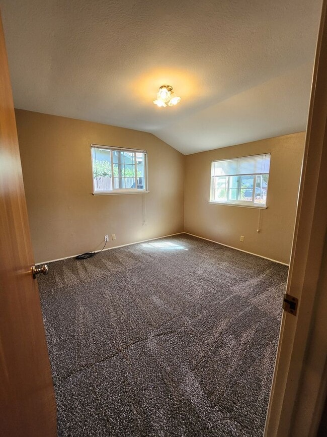 Building Photo - 2205 Monticello Ave