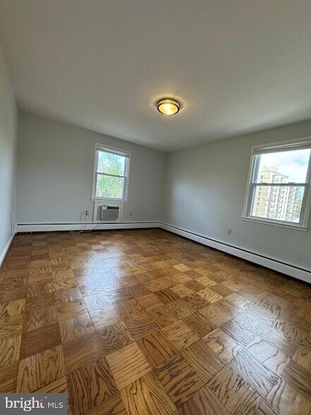 Building Photo - 945 N Barton St