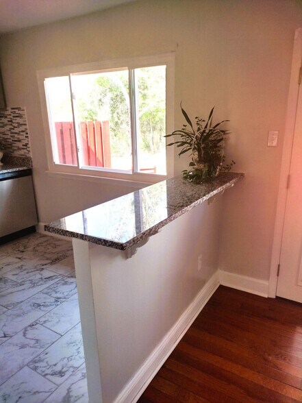 Building Photo - 9578 Landbreeze Row