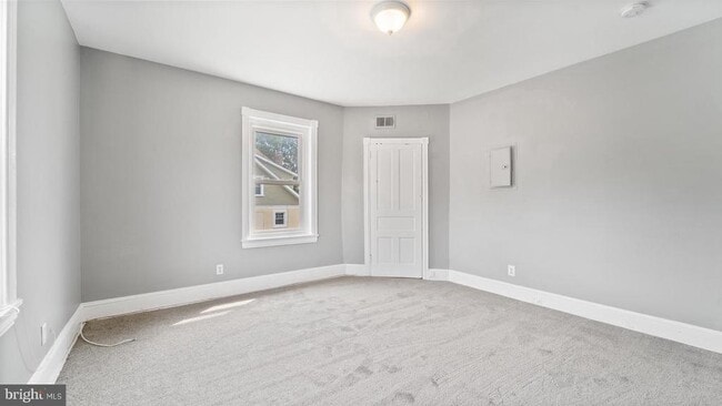 Building Photo - 203 S Springfield Rd