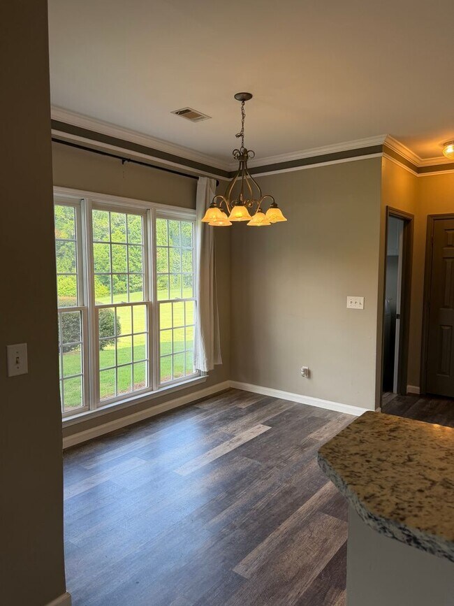 Building Photo - 3 Bed 2.5 Bath House in Flowery Branch