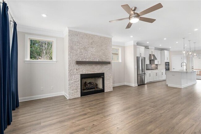 Building Photo - 1397 Live Oak Ln