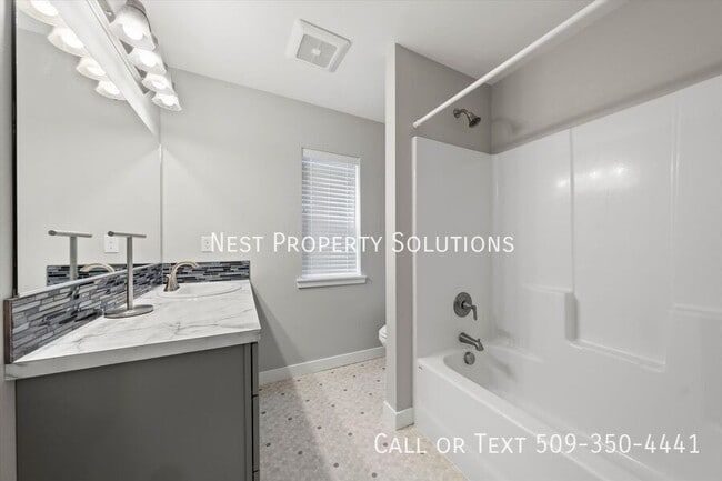 Building Photo - 551 Battery Dr