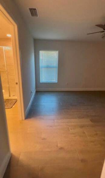 Building Photo - 4150 130th Ave N