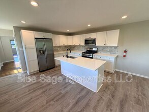 Building Photo - 205 Juniper Rd