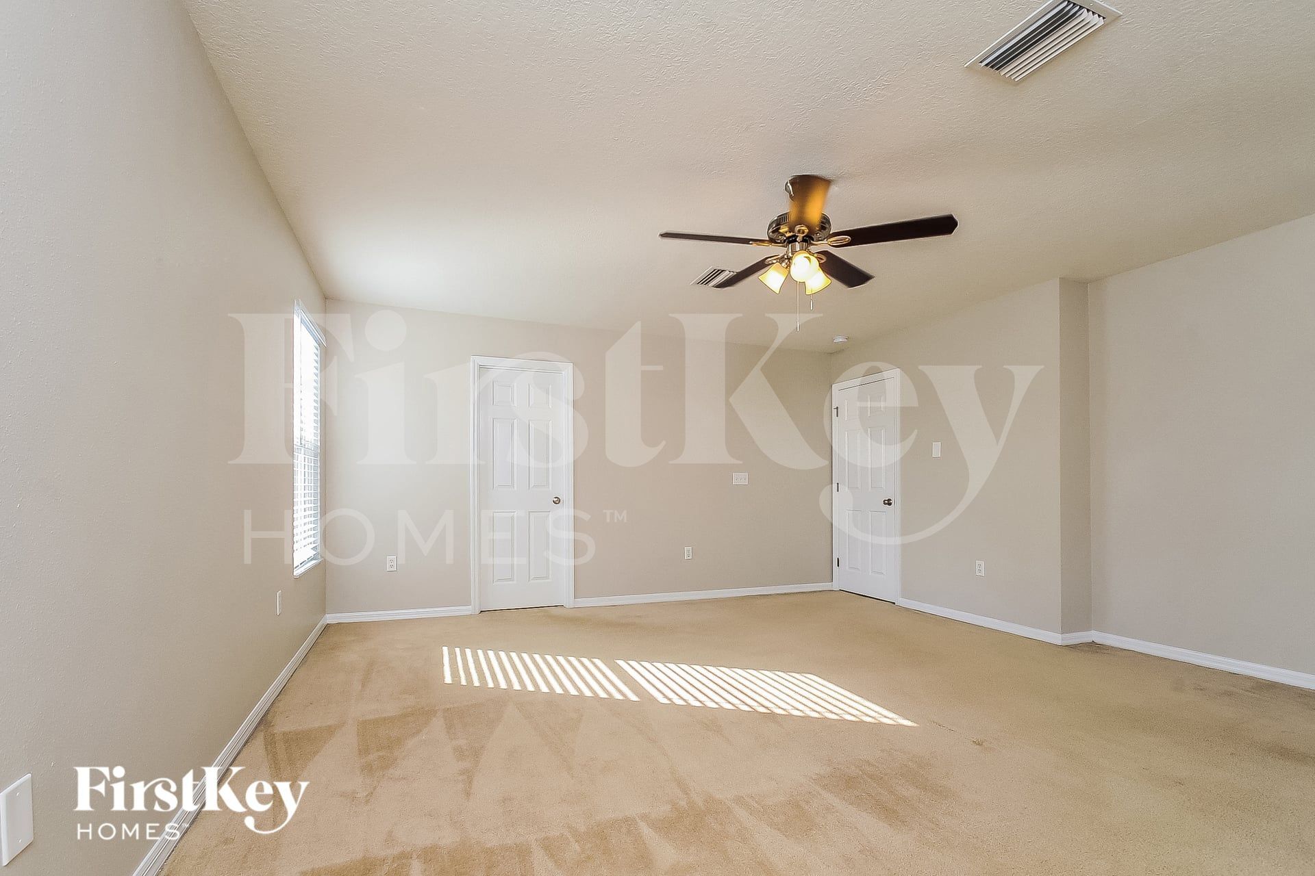 Building Photo - 6942 Lake Eaglebrooke Dr