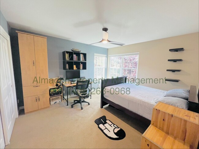 Building Photo - 7000 Sterling Gate Ct