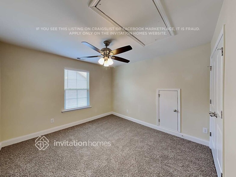 Building Photo - 143 Davelyn Ct