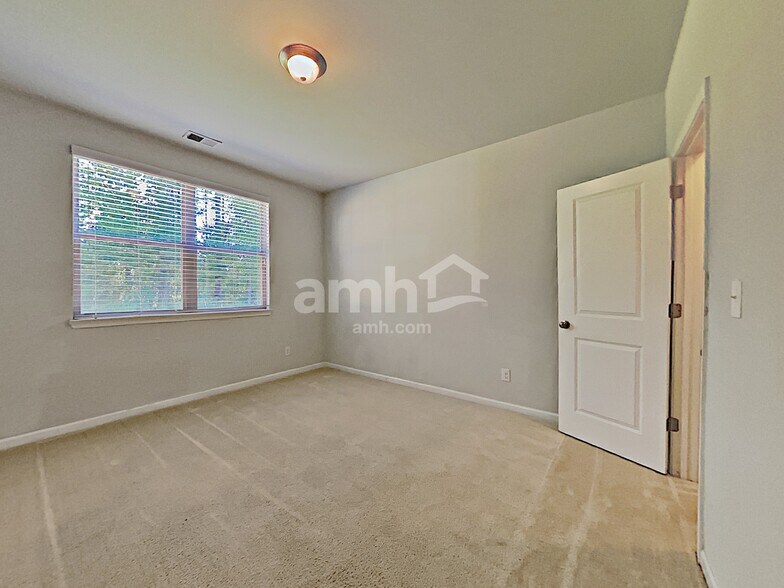 Building Photo - 3996 Woodoats Cir