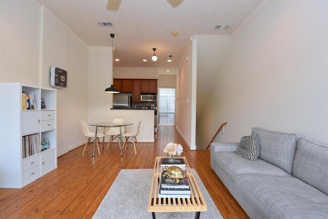 Building Photo - 118 McGowen St