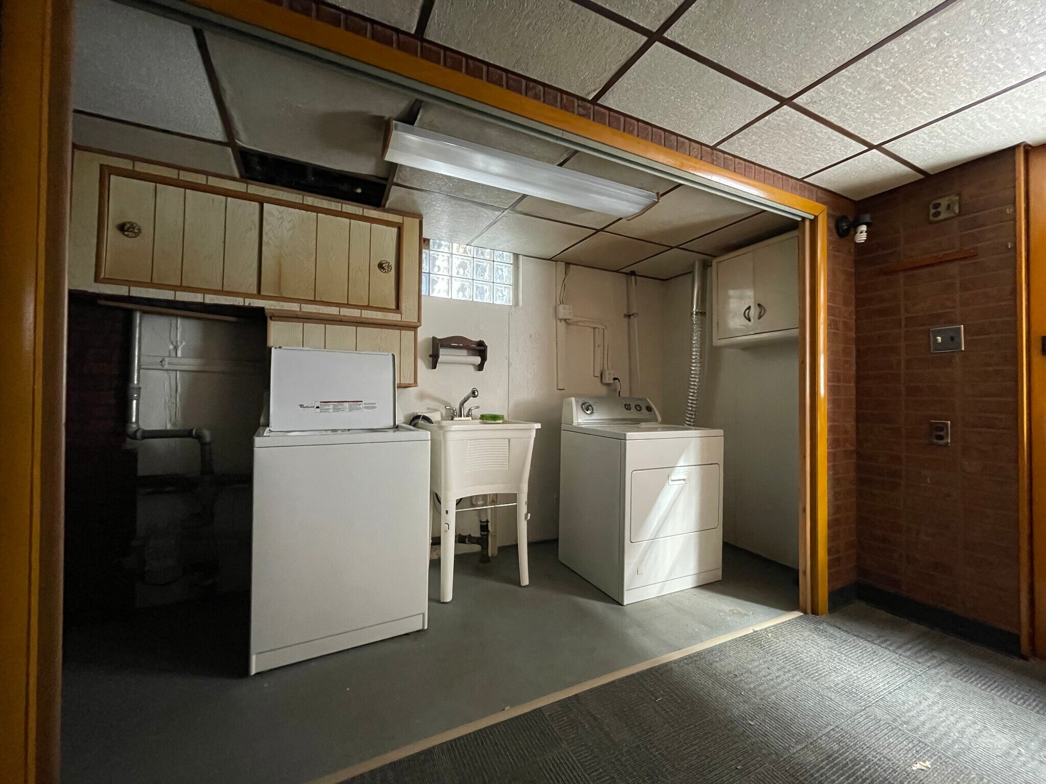 Building Photo - 614 Borbeck Ave