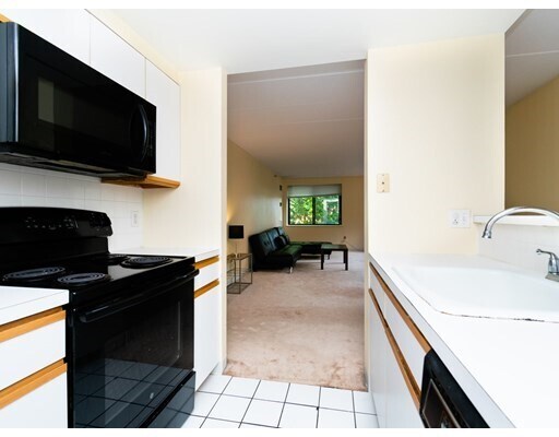 Building Photo - 1933 Commonwealth Ave