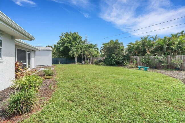 Building Photo - 28215 Sunset Dr