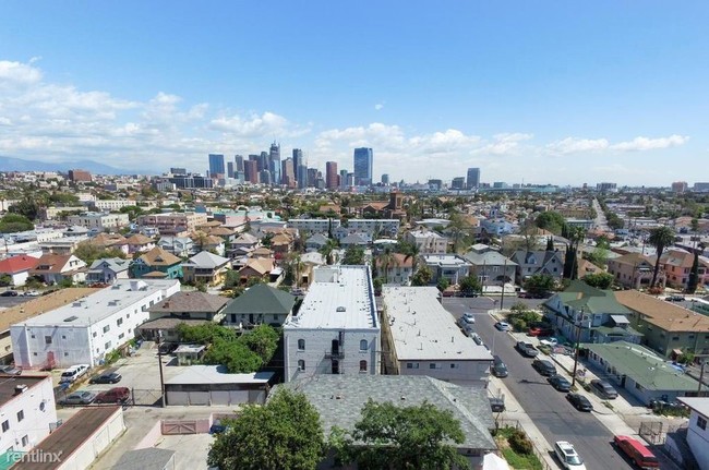 Building Photo - Studio, 1 bath  - 1423 Magnolia Ave