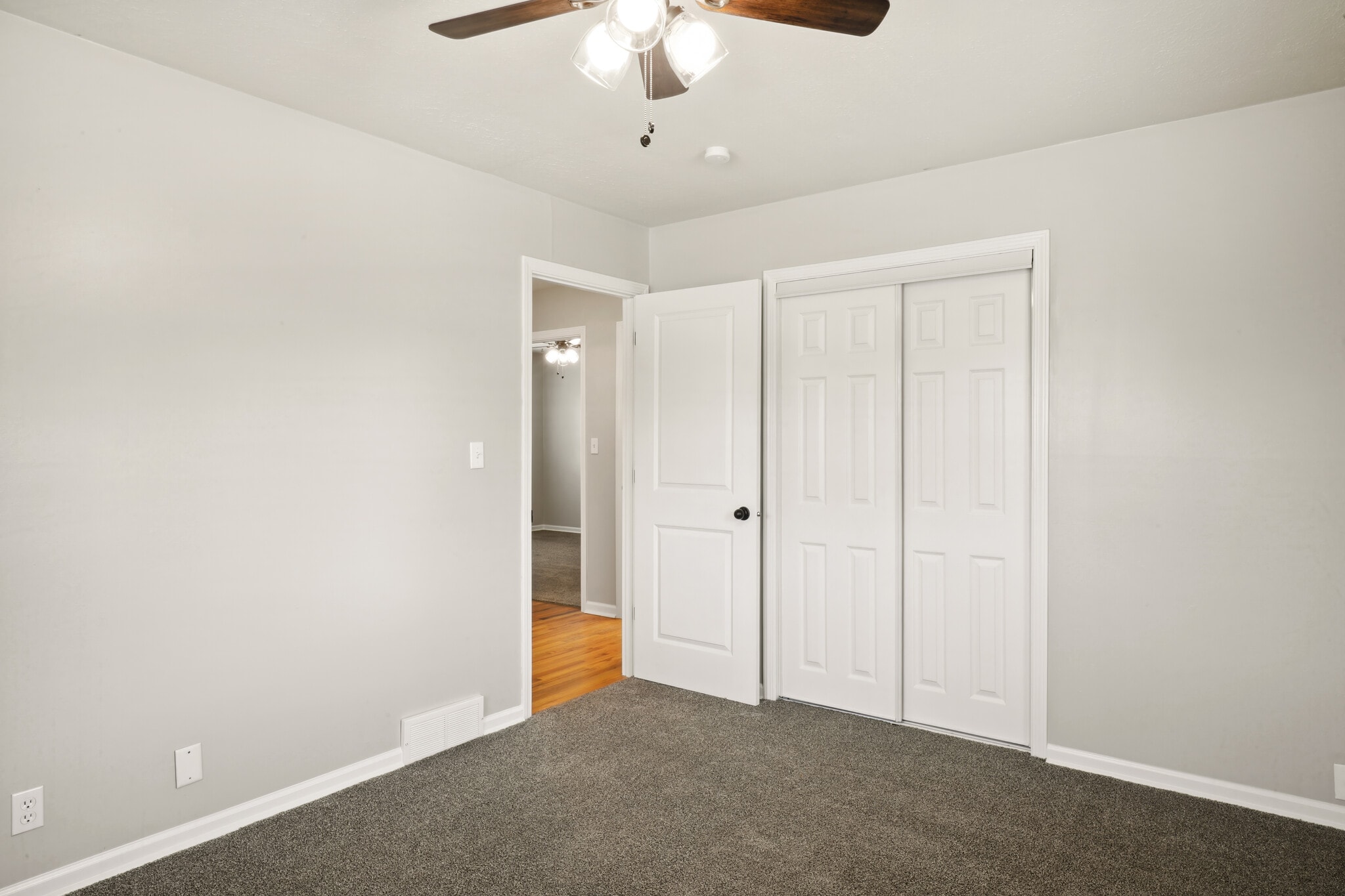 Building Photo - 1218 Sunset Dr