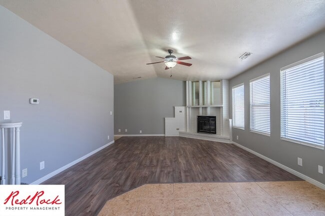 Building Photo - 3 Bedroom Home with Red Rock Views and Community Pool