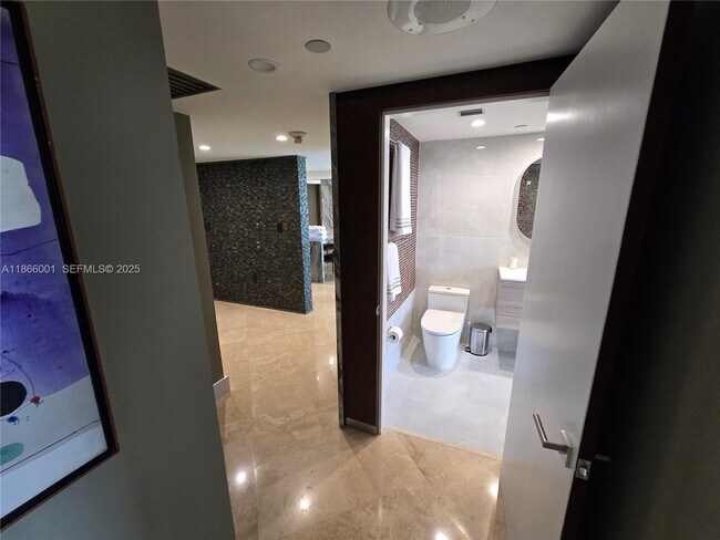 Building Photo - 11113 Biscayne Blvd