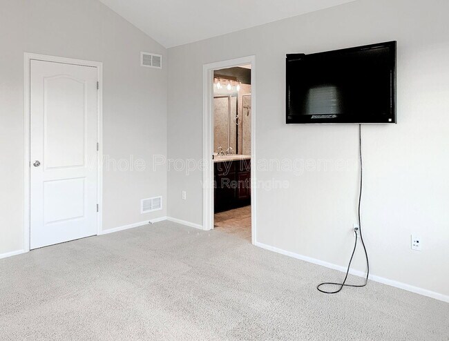 Building Photo - 15450 Carob Cir